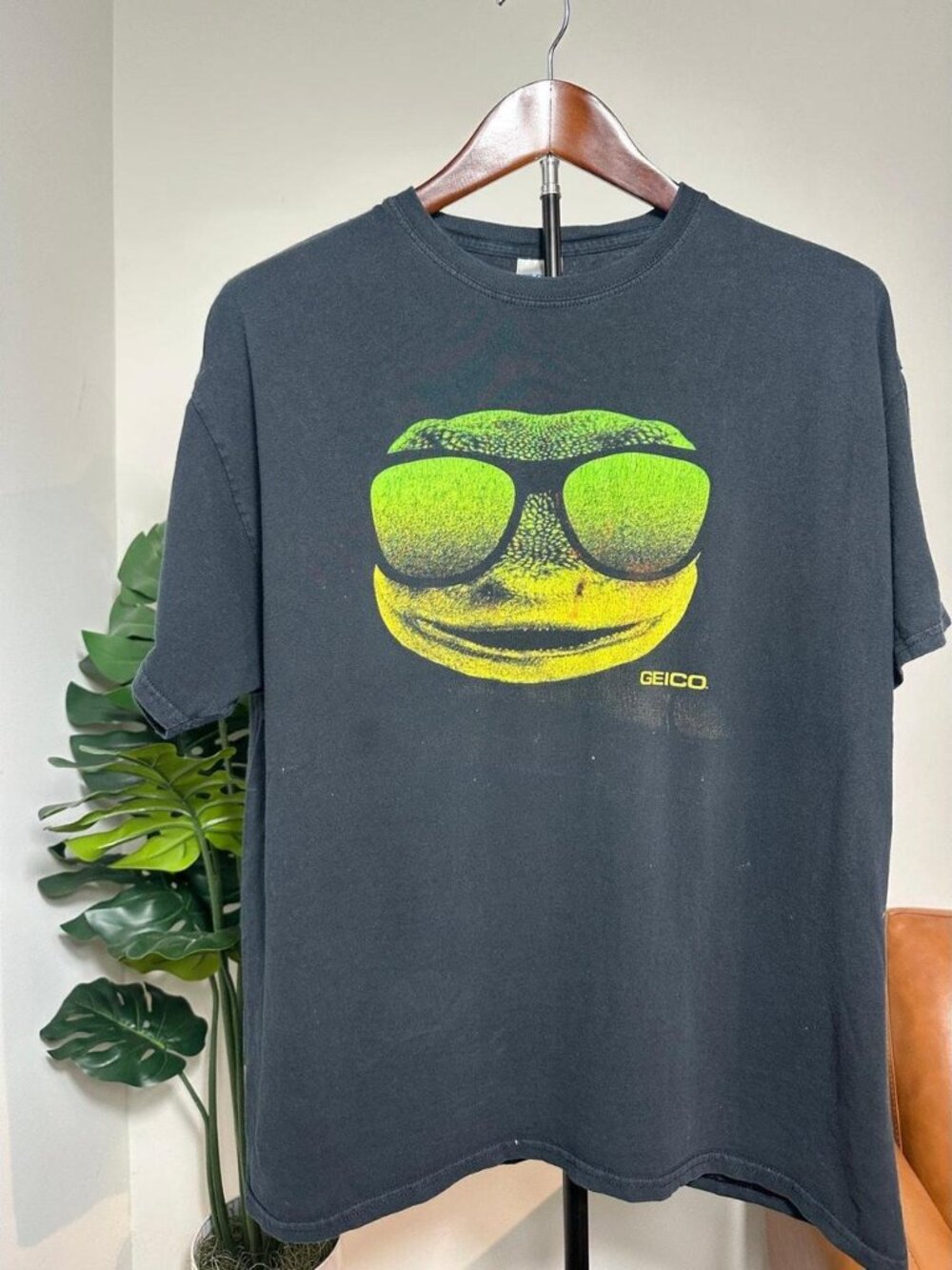 GEICO Gecko Sunglasses Graphic T-Shirt